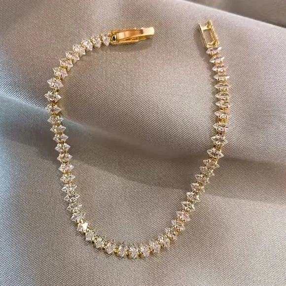 Tennis Luxury Zirconia Gold Bracelet - Picture 2 of 14